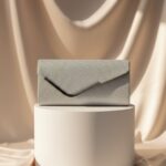 Women Fashion Wedding Evening Clutch Bag, V‑Shaped Metal Trim Versatile Chain Formal Party Handbag for Prom Banquet, Silver
