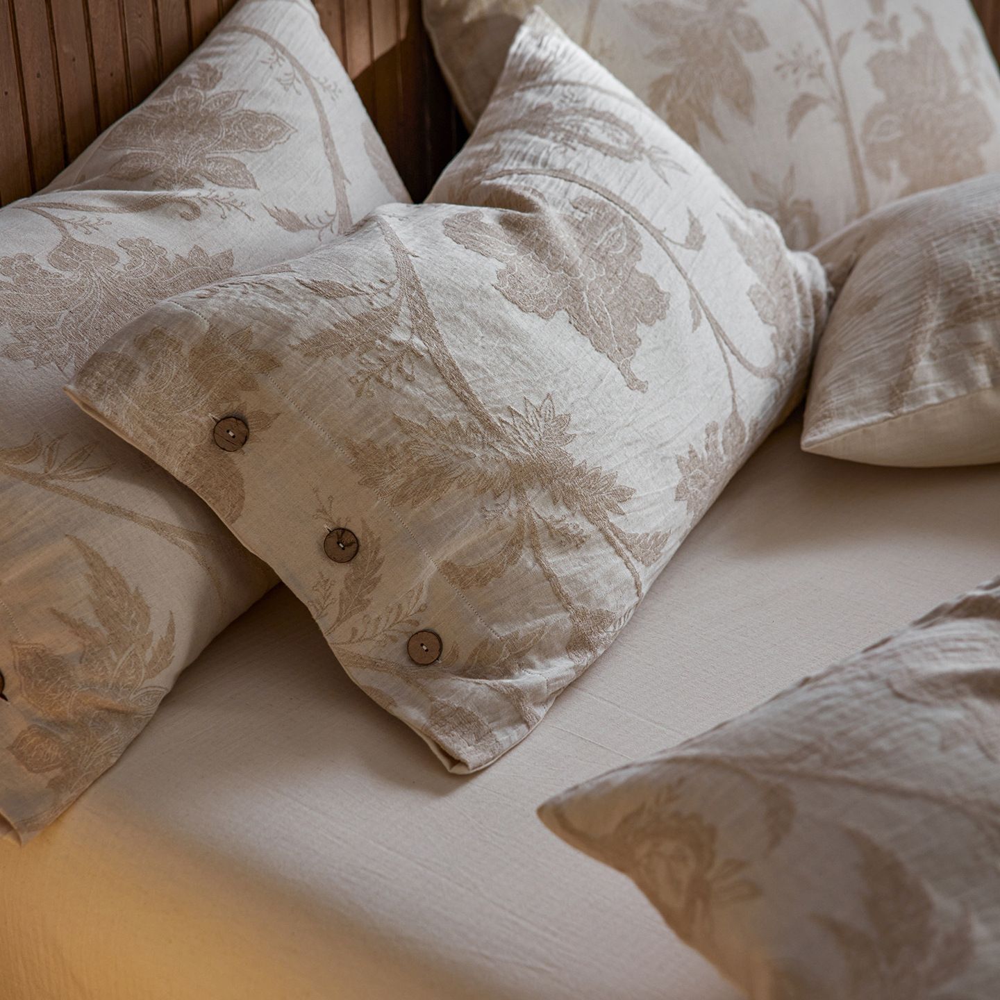 V888-ELOSUNG54961-3-00 Linen Pillowcase Set (Style 3) - Button Closure Pillow Covers 48x74cm for Home Bedding - Image 1