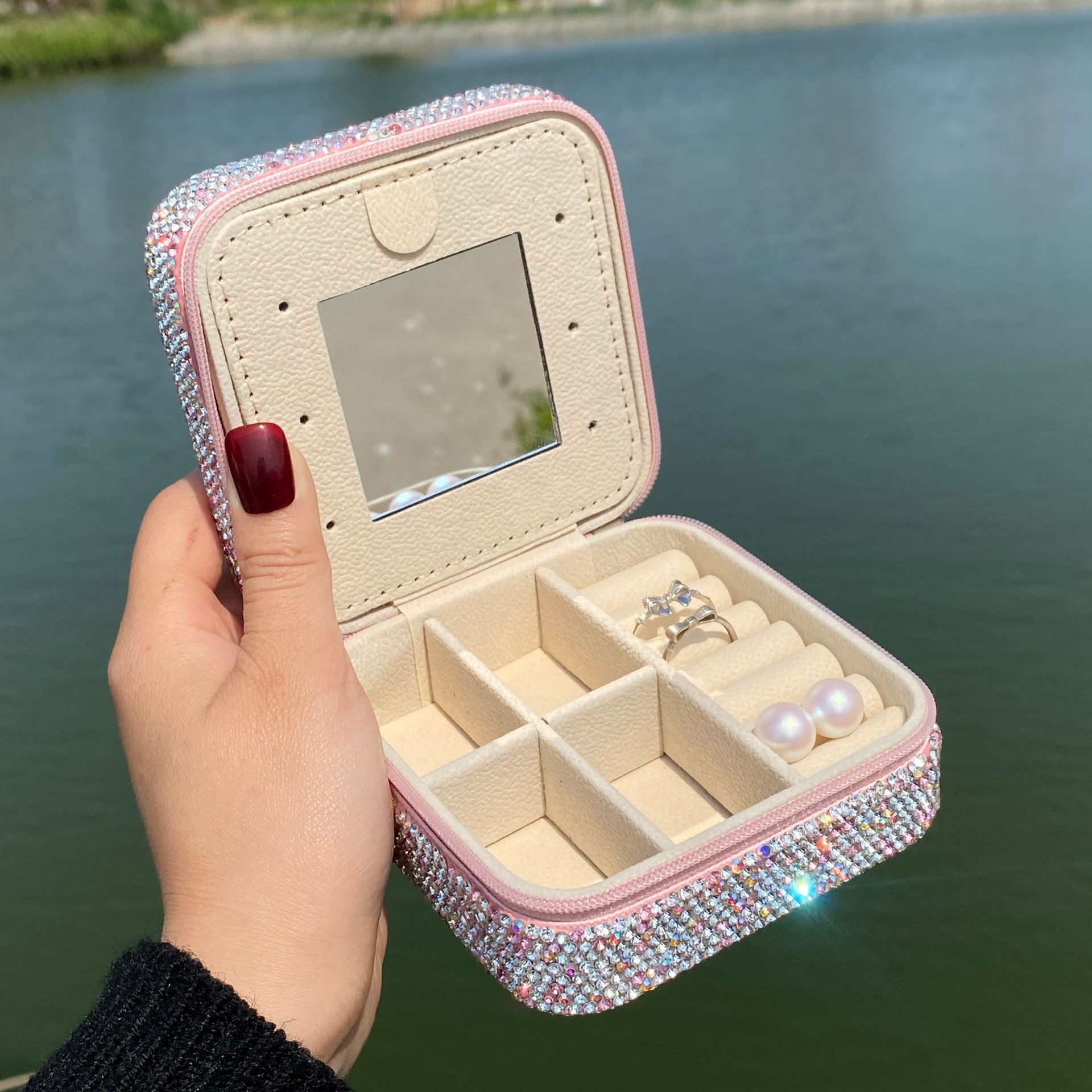 V1341-ZY-FQMR6ZRD-PINK-00 Rhinestone Portable Jewelry Organizer Box with Built-in Mirror Zipper Closure Travel Case for Rings Earrings Bracelets Small Accessories (Pink) - Image 1